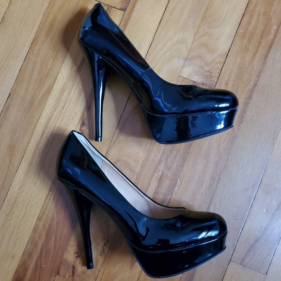 Kelsi Dagger Brooklyn Tiffany Platform Pump - Picture 3 of 13